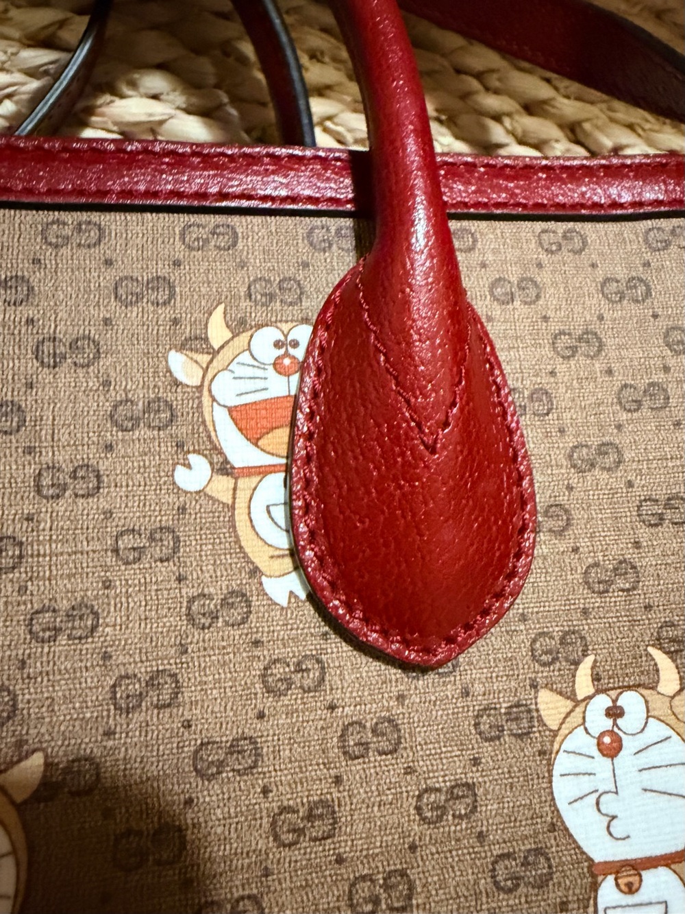 GuccixDORAEMON Vintage Mini GG Supreme Monogram Medium Tote Bag Beige Cherry Red - Picture 10 of 16